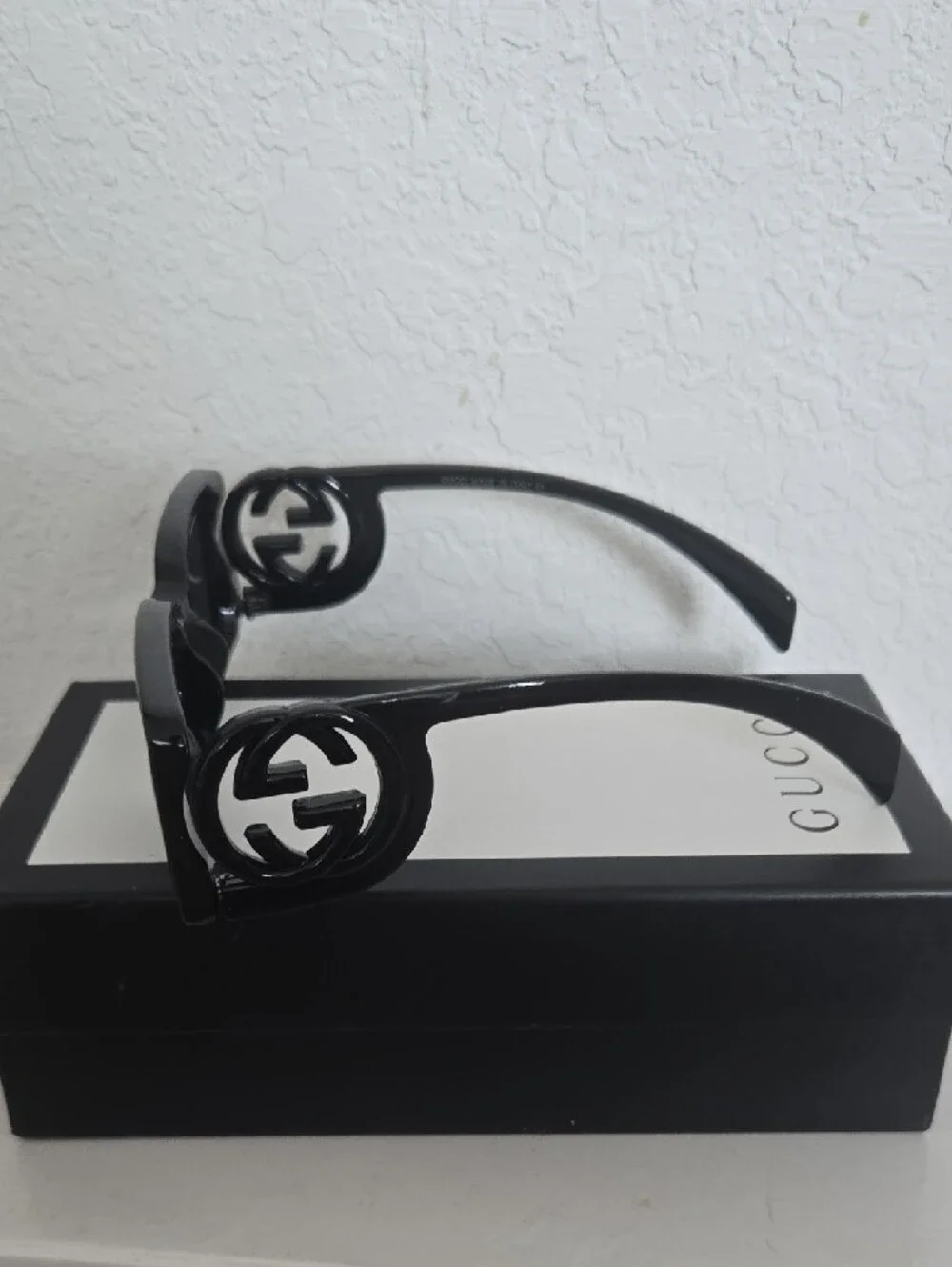 Gucci sleek rectangular